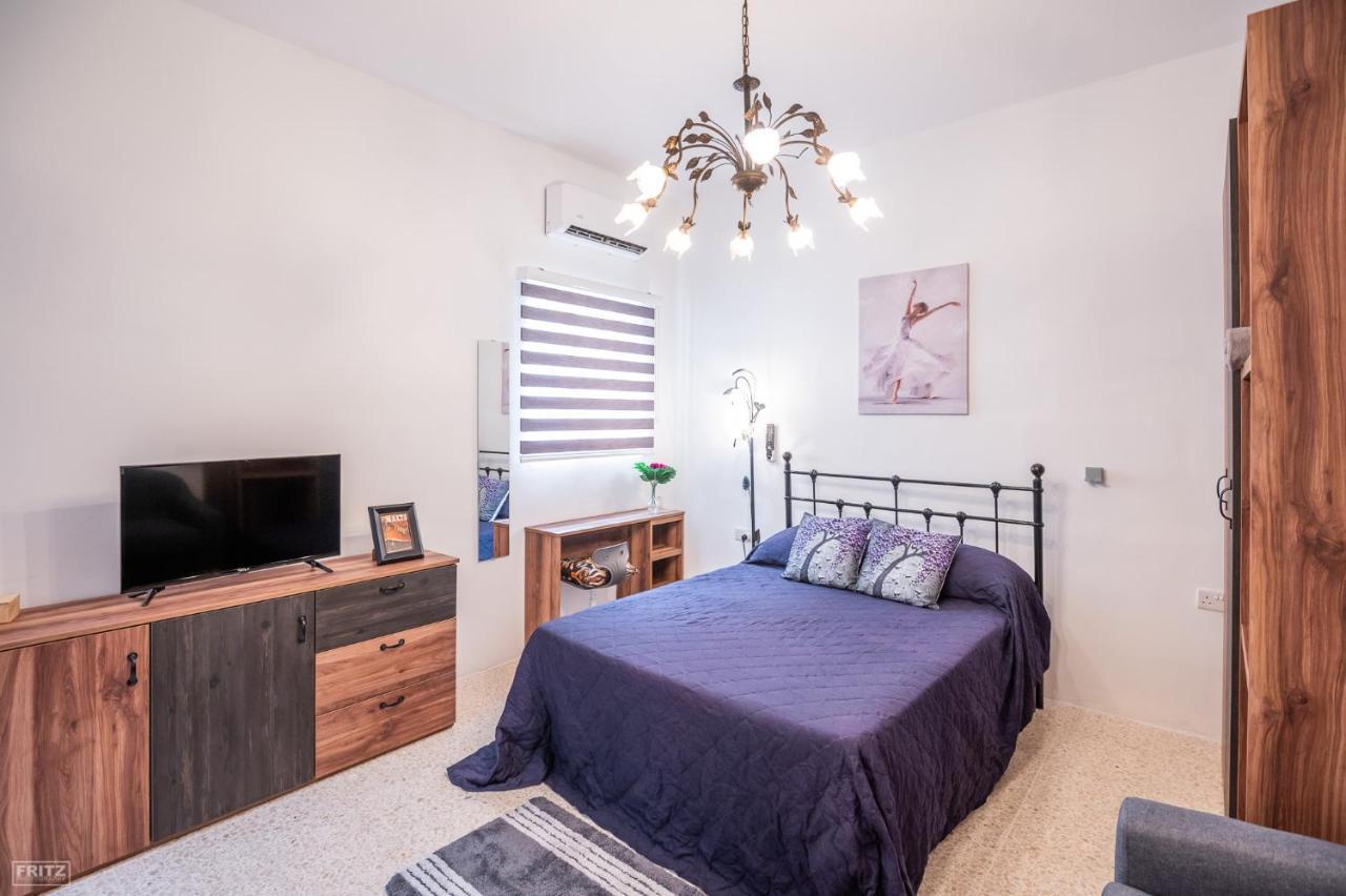 Gudja Close To Airport - Private Room With Private Bathroom Adults Only المظهر الخارجي الصورة